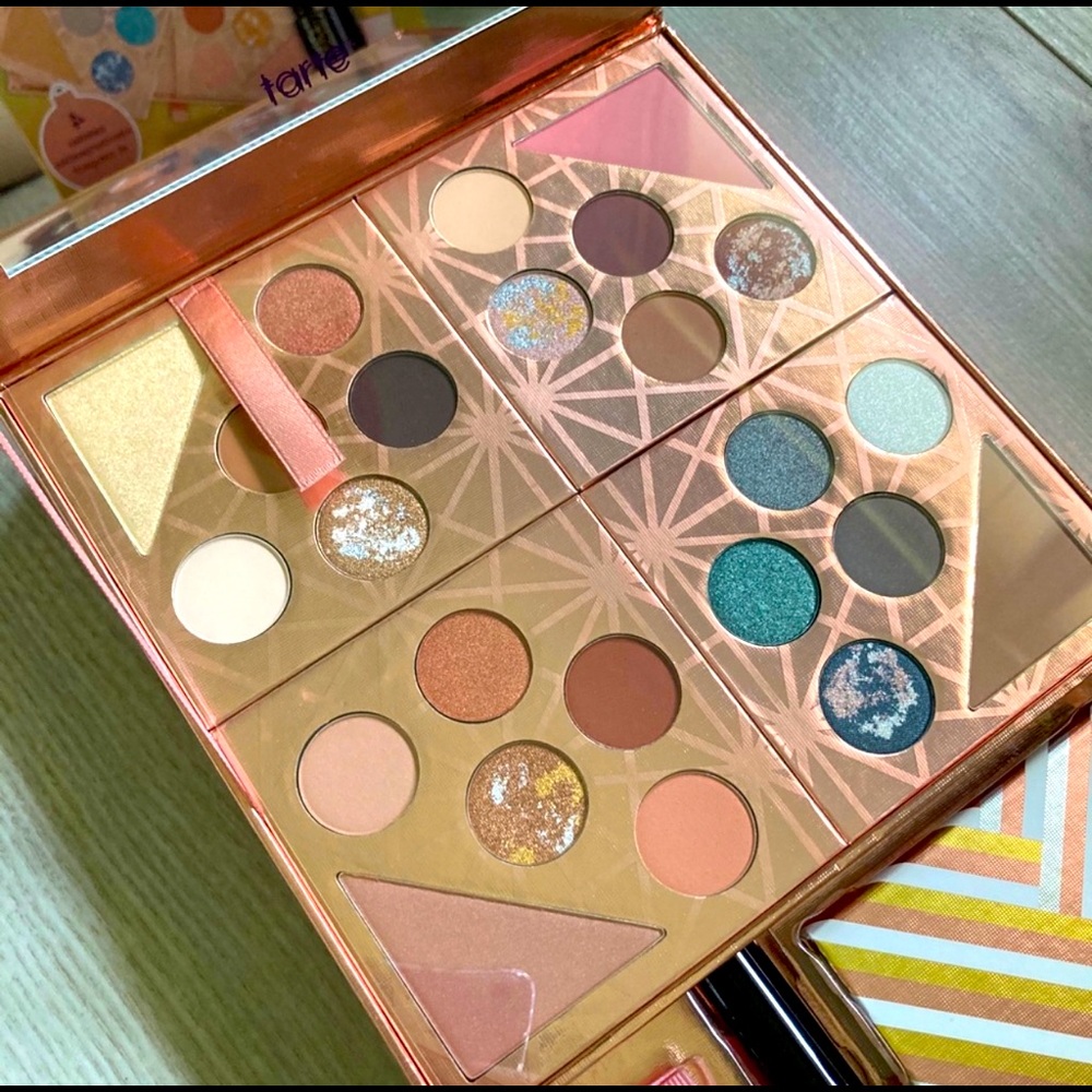 Tarte Gift & Glam collectors set - Picture 3 of 10